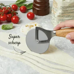 Boska Pizzaschneider Oslo+ / Non-stick BSFTM / Schneidet ohne Wackler/Sehr scharf/Stilvoll/Eichenholz & Edelstahl