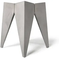 Lyon Béton - Bridge Hocker – Skulpturales Design mit funktionalem Nutzen