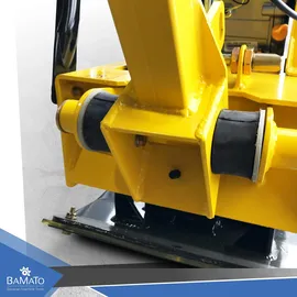 BAMATO Rüttelplatte R-135RV mit Vor- und Rücklauf