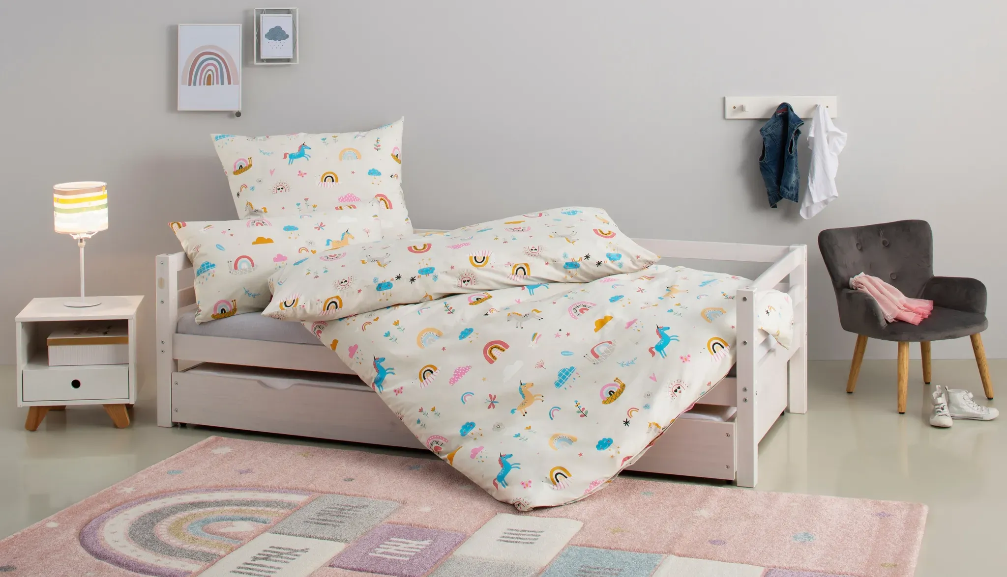 Lüttenhütt Kinderbettwäsche »CUDDLEE«, in vielen Designs: Dino, Einhorn, Weltraum, Baustelle, Herz, Trecker Lüttenhütt Einhorn B/L: 135 cm x 200 cm