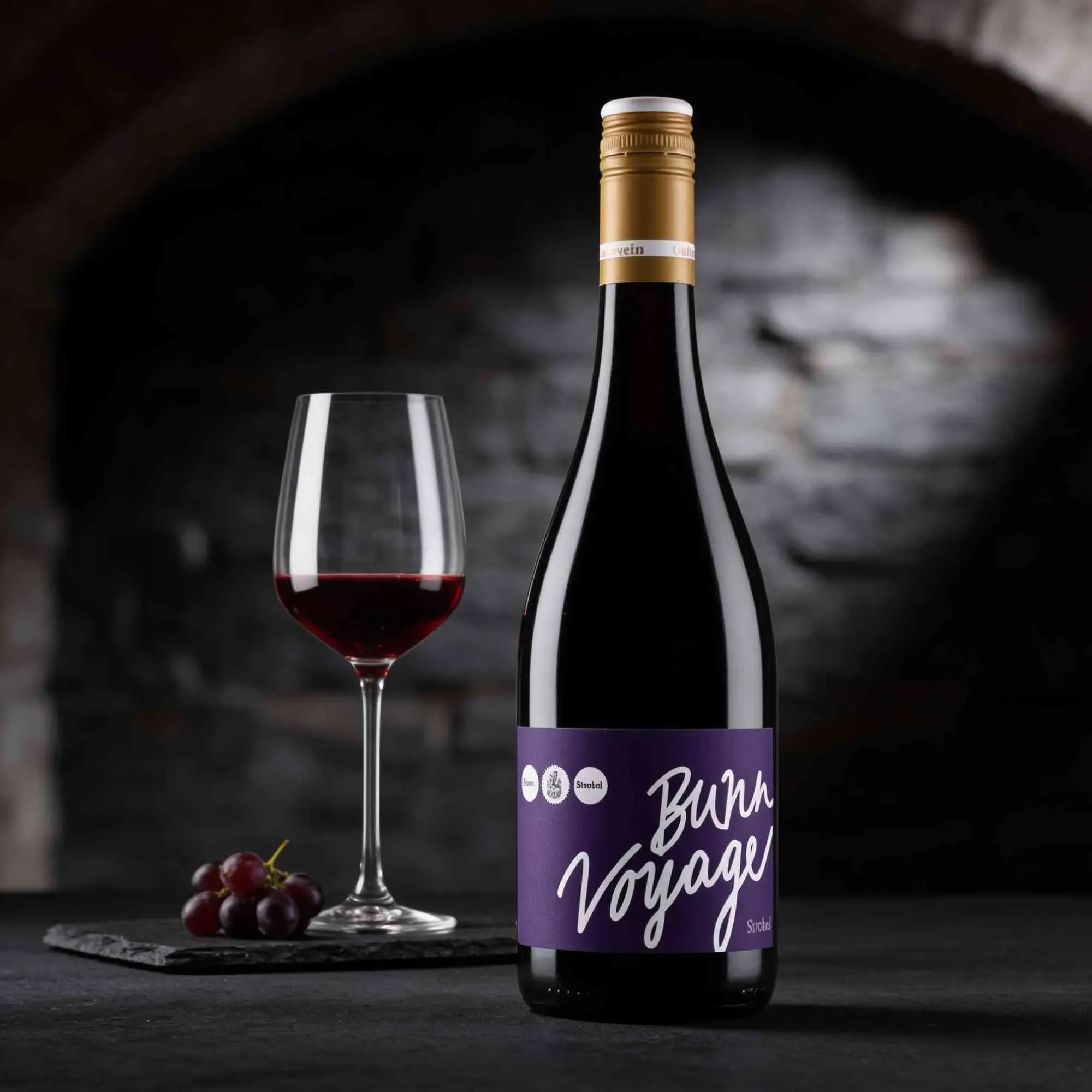 Weingut Lisa Bunn 2021 Lisa Bunn Bunn Voyage Rot trocken 2021  Deutschland