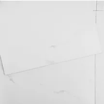 Vevor Selbstklebende Vinyl-Bodenfliesen, 30,5 x 30,5 cm, 50 Stk., 1,5 mm dick, zum Abziehen und Aufkleben, weiße Marmorstruktur, DIY-Bodenbelag für Küche, Esszimmer, Schlafzimmer und Badezimmer