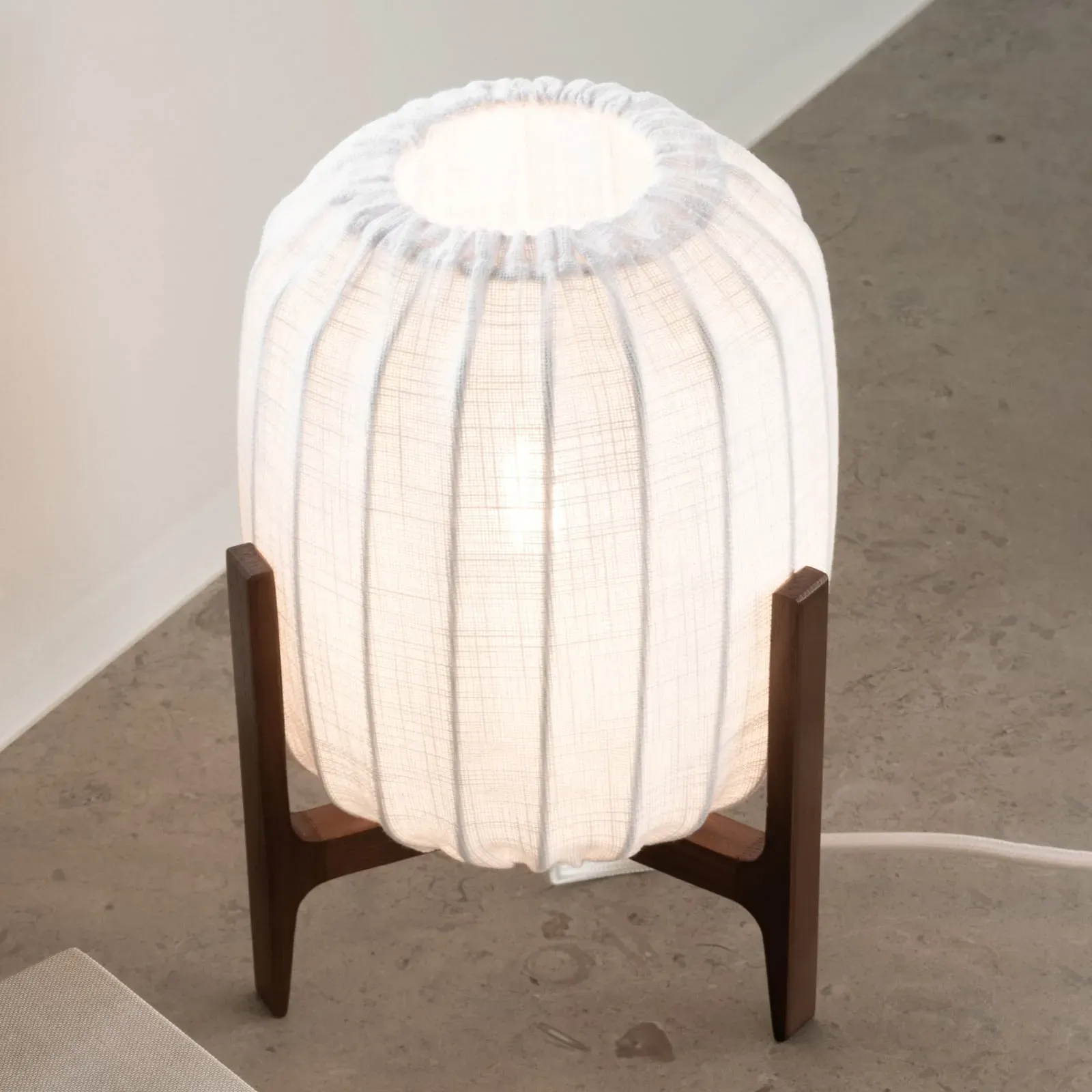 Tischleuchte Watt & Veke, Prisma, dimmbar, Holz, für Wohnzimmer, Holz, Design - 24