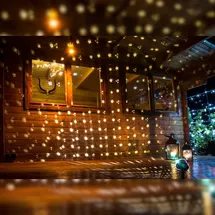 Buri LED-Projektor mit Schneeflockenmotiven und Timer Hausbeleuchtung Wandbild