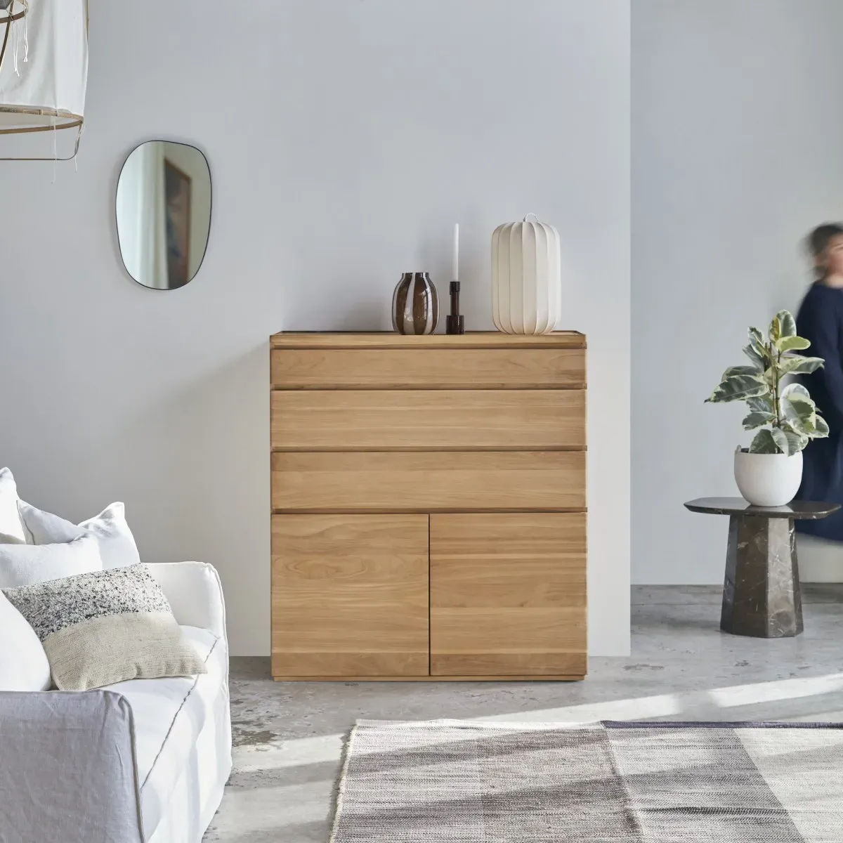 Sideboard Nino aus massivem Teakholz