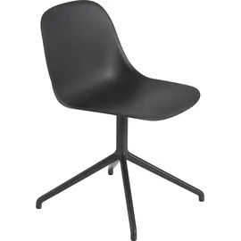 Muuto Fiber swivel Stuhl schwarz auf Aluminiumbeinen