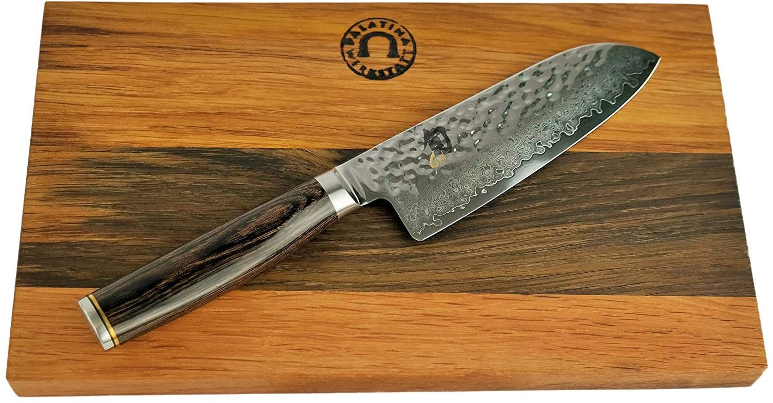 Kai Shun Tim Mälzer ultrascharfes handliches kleines Santoku Messer 14cm Damastklinge + Schneidebrett aus Fassholz 30x18 cm, TDM-1727