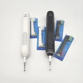 Oral-B Pro Series 3 Plus Edition schwarz/weiß + Aufsteckbürsten 4 St.