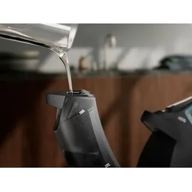 AEG Dampfbügelstation ST8-2-8OG grün