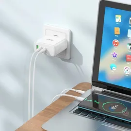 HOCO Wandladegerät 2 x Typ C + USB A QC PD 65W GaN N30 weiß - Ladegerät mit 3 Steckplätzen