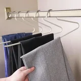 Famanu Hosenbügel Set von 5 – Antirutsch und platzsparend für Hosen und Jeans