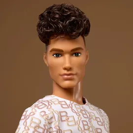 Barbie Anziehpuppe 10