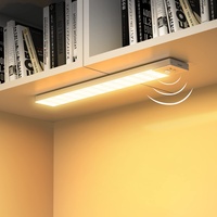 Unterbauleuchte Küche LED Schrankbeleuchtung 2Stück Warmweiß mit Bewegungsmelder Innen Akku,Schranklicht Schrankleuchten Lichtleiste USB mit Sensor für Kleiderschrank,Unterschrank,Treppe,Kofferraum,RV