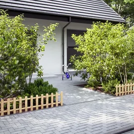 Floranica Zierzaun aus Holz 100 x 20 cm Natur (imprägniert) Steckzaun als Beeteinfassung Rasenkante Tierzaun Bauernzaun - Braun/Grau/Weiß/Grün