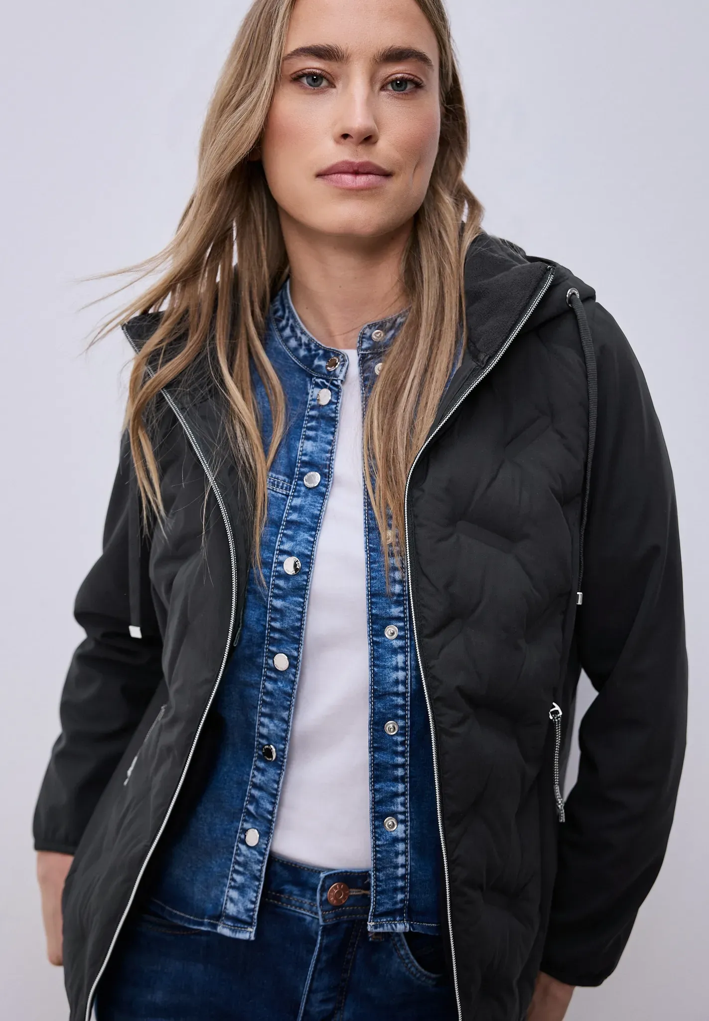 Outdoorjacke STREET ONE, Damen, Gr. 46, skyfall blau, Stoff;Softshell, Obermaterial: 100% Polyester. Obermaterial 2: 100% Polyester. Futter: 100% Polyester. Füllung: 100% Polyester, gemustert, normal normal, ohne Ausschnitt, abgesteppt, Jacken Outdoorjacke, im Hoodie-Style