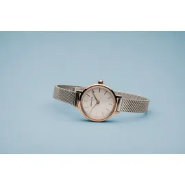 BERING 11022-064 Damenuhr Classic 22mm 3ATM