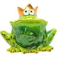 Dekohelden24 Lustiger Deko-Frosch mit Goldener Krone/Froschkönig, aus Keramik, in grün, für Heim, Garten, Terrasse oder Teich, Größe: L/B/H ca. 9 x 16 x 12 cm