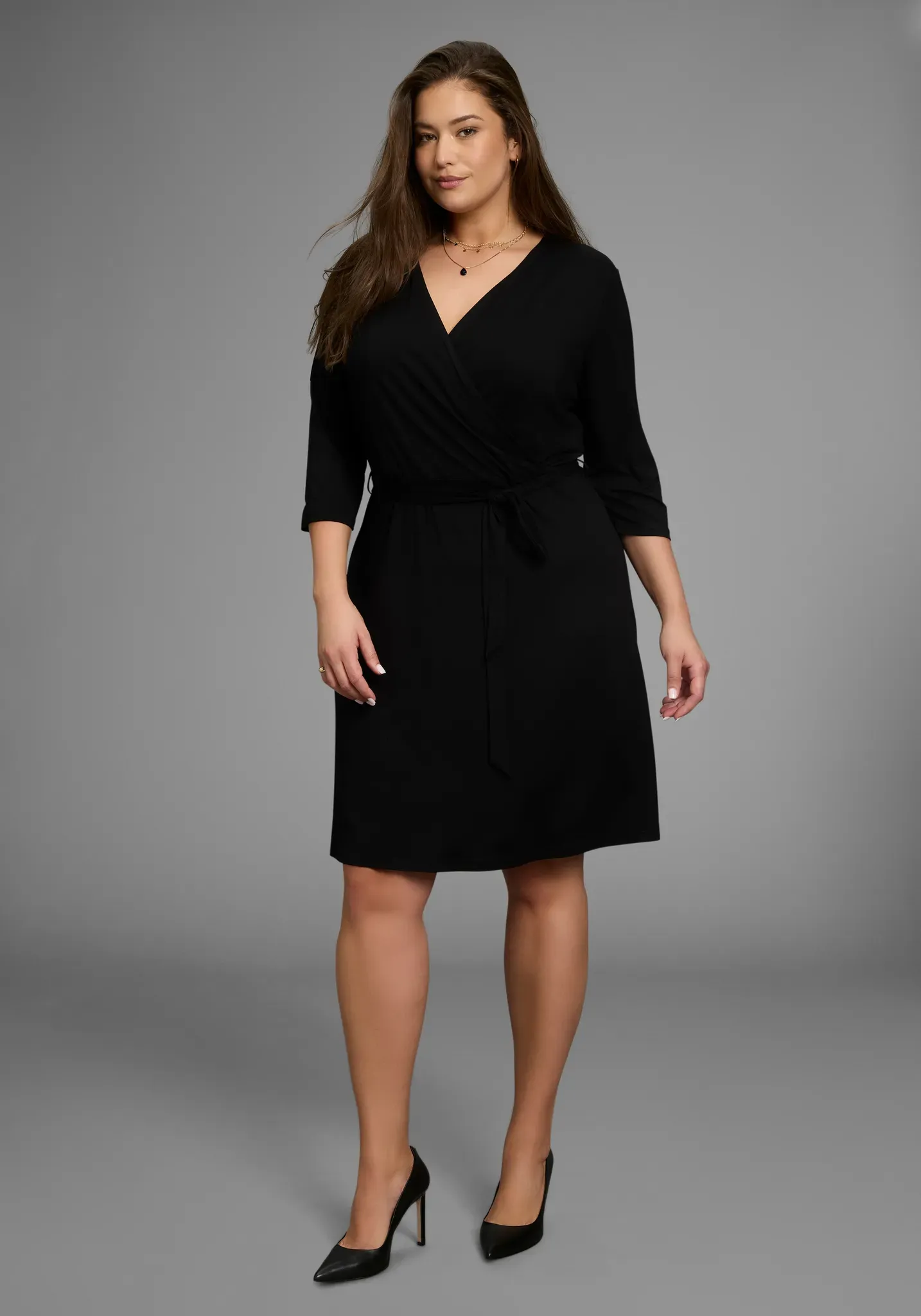Jerseykleid LAURA SCOTT CURVE "Große Größen", Damen, Gr. 56, N-Gr, schwarz, Jersey, Obermaterial: 94% Viskose, 6% Elasthan, unifarben, tailliert wadenlang, V-Ausschnitt, Kleider Jerseykleid, in großen Größen, mit Wickeloptik, taillierte Passform