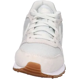 Nike MD Runner 2 Damen Photon Dust/Sail/White/Gum 40