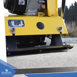 BAMATO Rüttelplatte R-100 mit Gummimatte & Zubehörkit