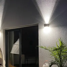 Selltec LED-Wandleuchte, anthrazit IP 54, warmweiß, 3000 Kelvin, Abstrahlwinkel einstellbar