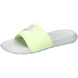 Nike Victori One Damen Light Silver / Light Silver / Barely Volt 40,5