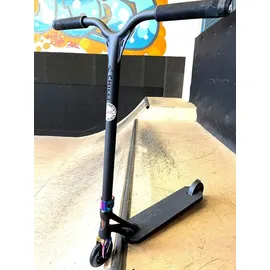 Chilli Scooter Beast V2 black neochrome