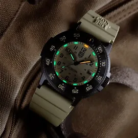 Luminox Navy Seal EVO Quarz Gummi 43 mm XS.3010.EVO.S