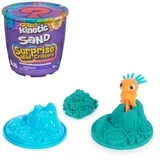 Spin Master International B.V. Kinetic Sand Surprise - 113 g Farbiger magischer kinetischer Sand aus Schweden mit Tierfigur und Accessoires für kreatives Indoor-Sandspiel, für Kinder ab 3 Jahren