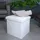 Intirilife Faltbarer Sitzhocker 38 x 38 x 38 cm in WEIß - Sitzwürfel mit Stauraum und Deckel aus Stoff in Cord Optik - Sitzcube Fußablage Aufbewahrungsbox Truhe Sitzbank