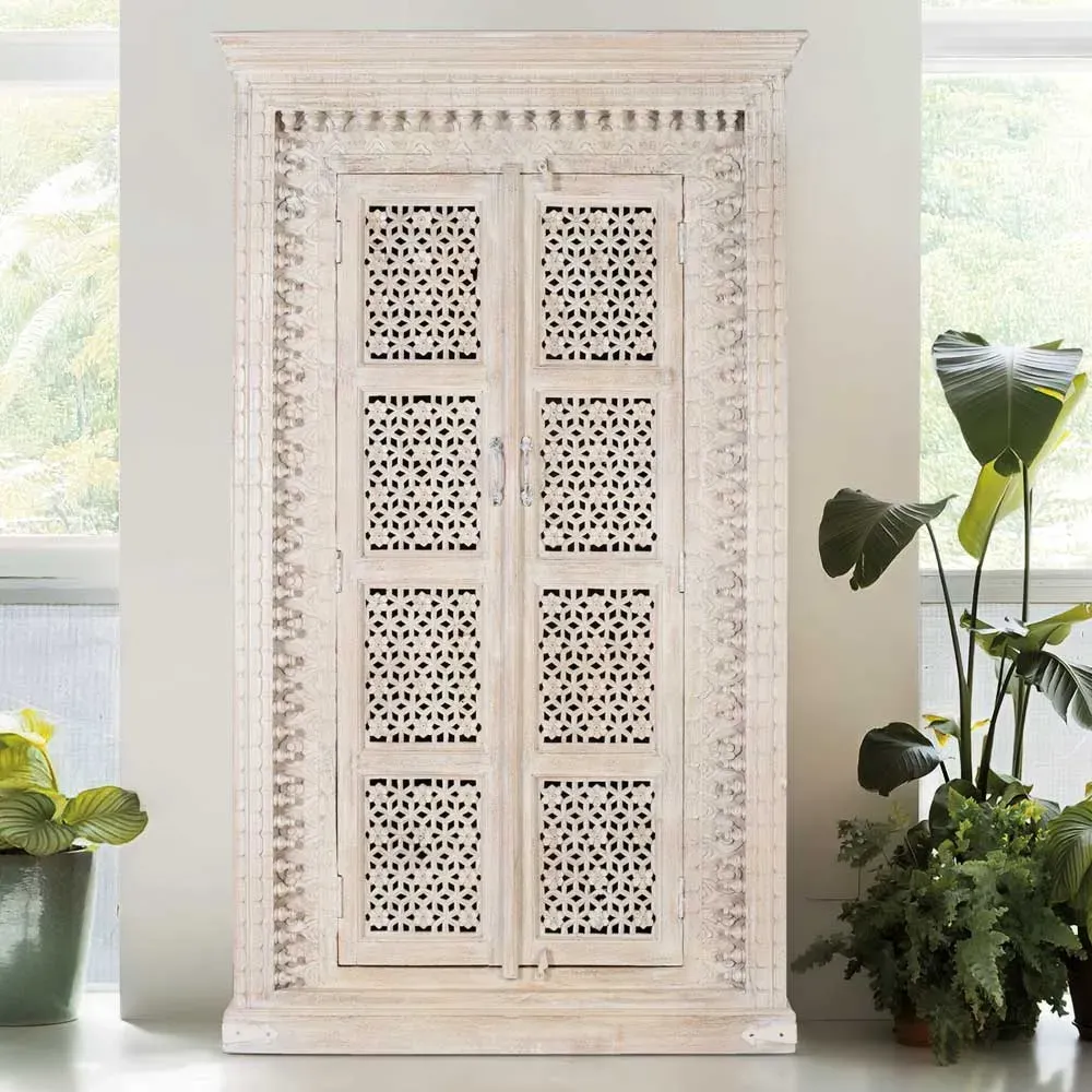 Holzschrank Massivholzschrank im orientalischen Stil in Holz White Wash