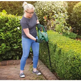 Bosch Akku Heckenschere EasyHedgeCut 18-45 (2 Akkus 2,0 Ah, 18-Volt-System, Messerlänge 45 cm, im Karton)