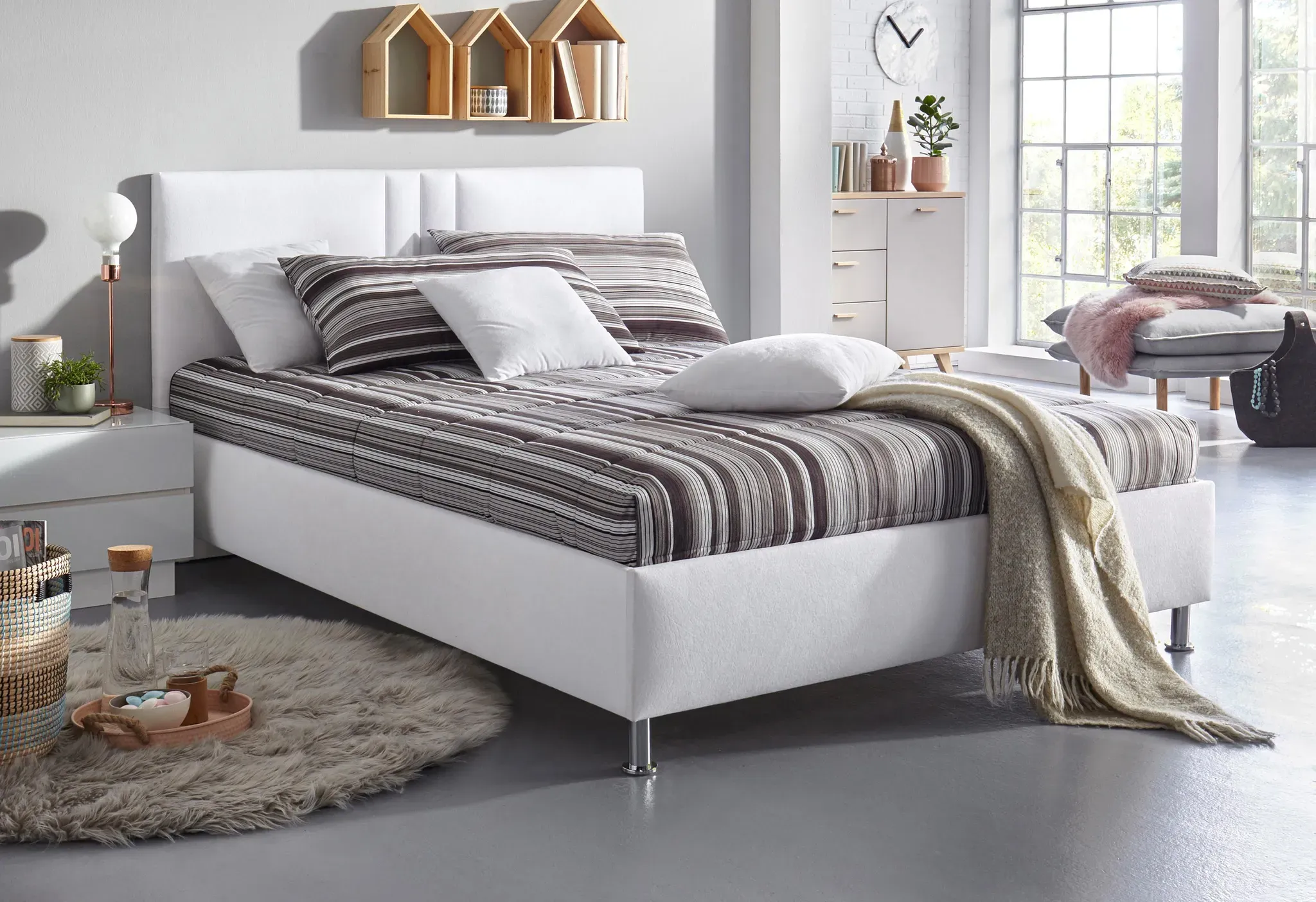 Tagesdecke, schwarz-weiß (weiß, schwarz), B:130cm L:220cm, Polyester, WESTFALIA SCHLAFKOMFORT, Tagesdecken