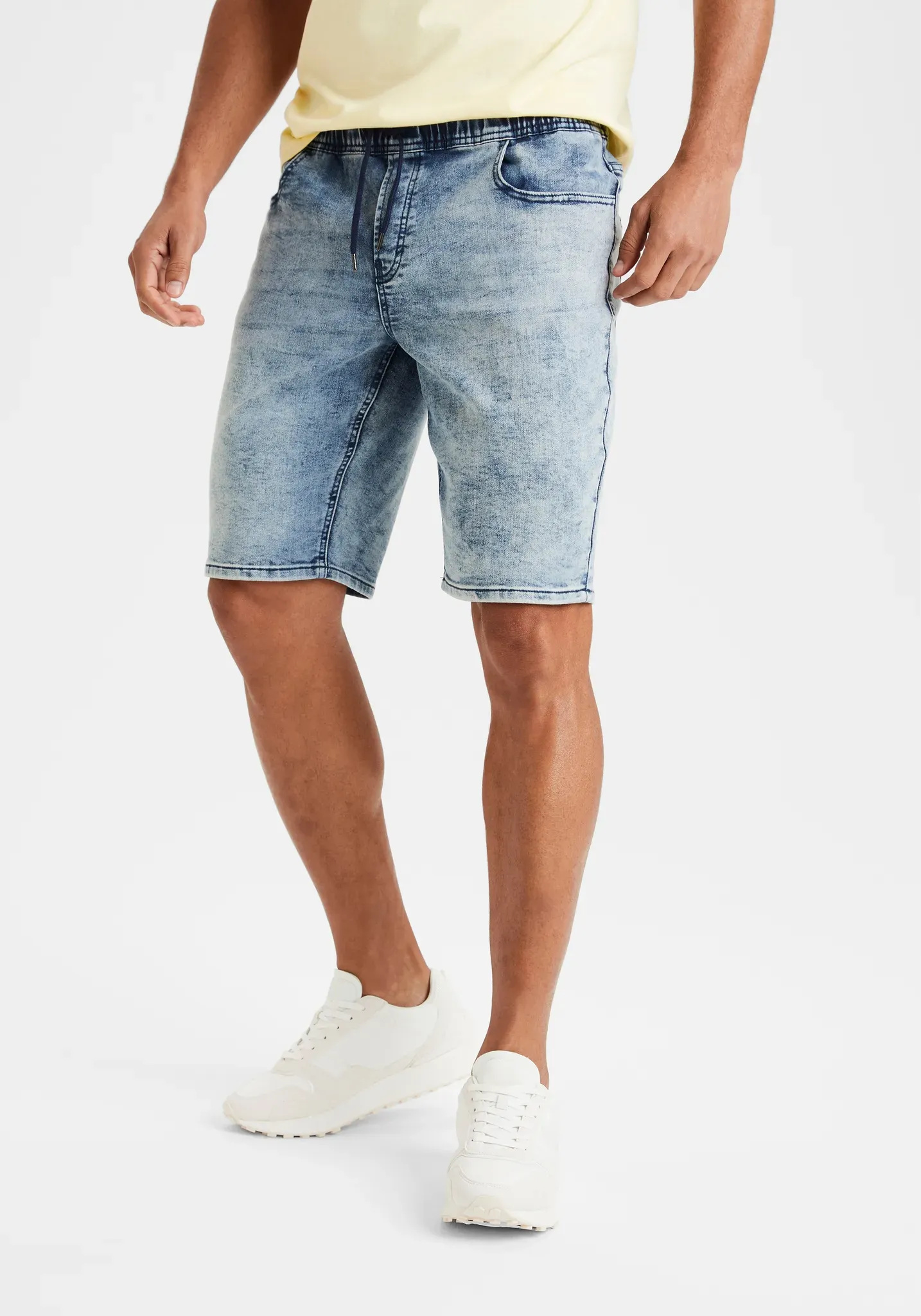 Buffalo Jeansshorts, knielang, elastische Schlupf-Bermuda, kurze Hose in moonwashed Buffalo blue-moonwashed XL (56/58)