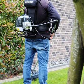 Wiltec 4-in-1 Multifunktionsgerät mit 4-Takt-Motor mit Rucksack, Backpacker Multigartengerät, Multitool Gartenwerkzeug mit u.a. Rasentrimmer