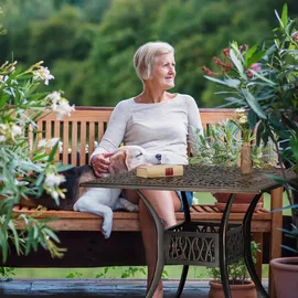 Relaxdays Gartentisch 90 x 90 x 75 cm Schwarz/Bronze mit Schirmloch