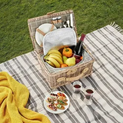 TecTake GmbH Picknickkorb Langeoog für 2 Personen, mit Kühlfach & Zubehör - braun