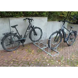 Trutzholm Fahrradständer für 4 Fahrräder höhenversetzt 140 x 75,5 cm Stahl