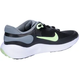 Nike Revolution 7 Kinder Black / Barely Volt / Smoke Grey 32