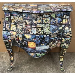 Casa Padrino Barock Kommode mit 3 Schubladen und Comic Design Mehrfarbig - Handgefertigte Massivholz Kommode im Barockstil - Handgefertigte Barock Möbel - Edel & Prunkvoll