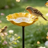 Metall Gartenstecker Vogeltränke, Höhe 60CM Handgefertigt Blumenform Vogeltränke Winterfest Insektentränke Keramik Bienentränke, Blumen Vogelbad Gartendeko für Draußen Wetterfest (Gelb mit Erdspieß)