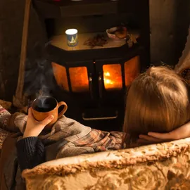 Relaxdays Teelichthalter im 12er Set, mit Tannenbaum-Motiv, HxD: 8,5 x 7 cm, Weihnachts-Windlicht aus Glas, weiß-gold