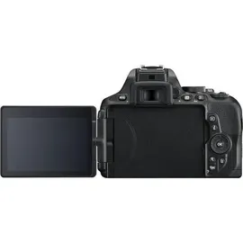 Nikon D5600 + AF-P DX 18-55 mm VR