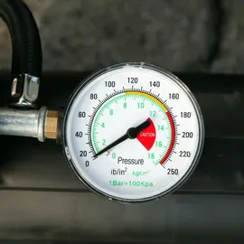 CARTREND Kompressor mit Manometer bis 18 bar
