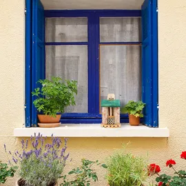 Relaxdays Insektenhotel, Nisthilfe für Wildbienen & Wespen, Garten, Balkon, Bienenhotel HBT: 25x15x11,5 cm, Natur-grün