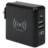 Manhattan 4-in-1 Reiseladegerät und Powerbank 8.000 mAh Ein kabelloses 5 W-Induktionsladepad, zwei 12 W USB-A-Ports, ein USB-C-Port mit 12 W-Eingang / 15 W-Ausgang, auswechselbare Stecker für EU, UK & US, schwarz