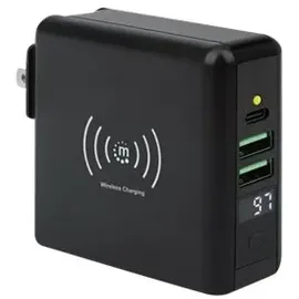 Manhattan 4-in-1 Reiseladegerät und Powerbank 8.000 mAh Ein kabelloses 5 W-Induktionsladepad, zwei 12 W USB-A-Ports, ein USB-C-Port mit 12 W-Eingang / 15 W-Ausgang, auswechselbare Stecker für EU, UK & US, schwarz