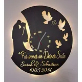 Designbysh Personalisierte LED Wanduhr Liebe 14" Geschenk Hochzeit Hochzeitstag Geschenk Partner Liebe Paar Ehemann Ehefrau Mann Frau goldene Silberne Valentinstag Jahrestag