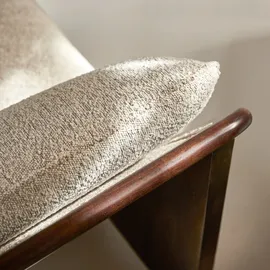 Tikamoon Sessel Folk aus massivem Mindiholz und ecrufarbenem Stoff ,1-Sitz