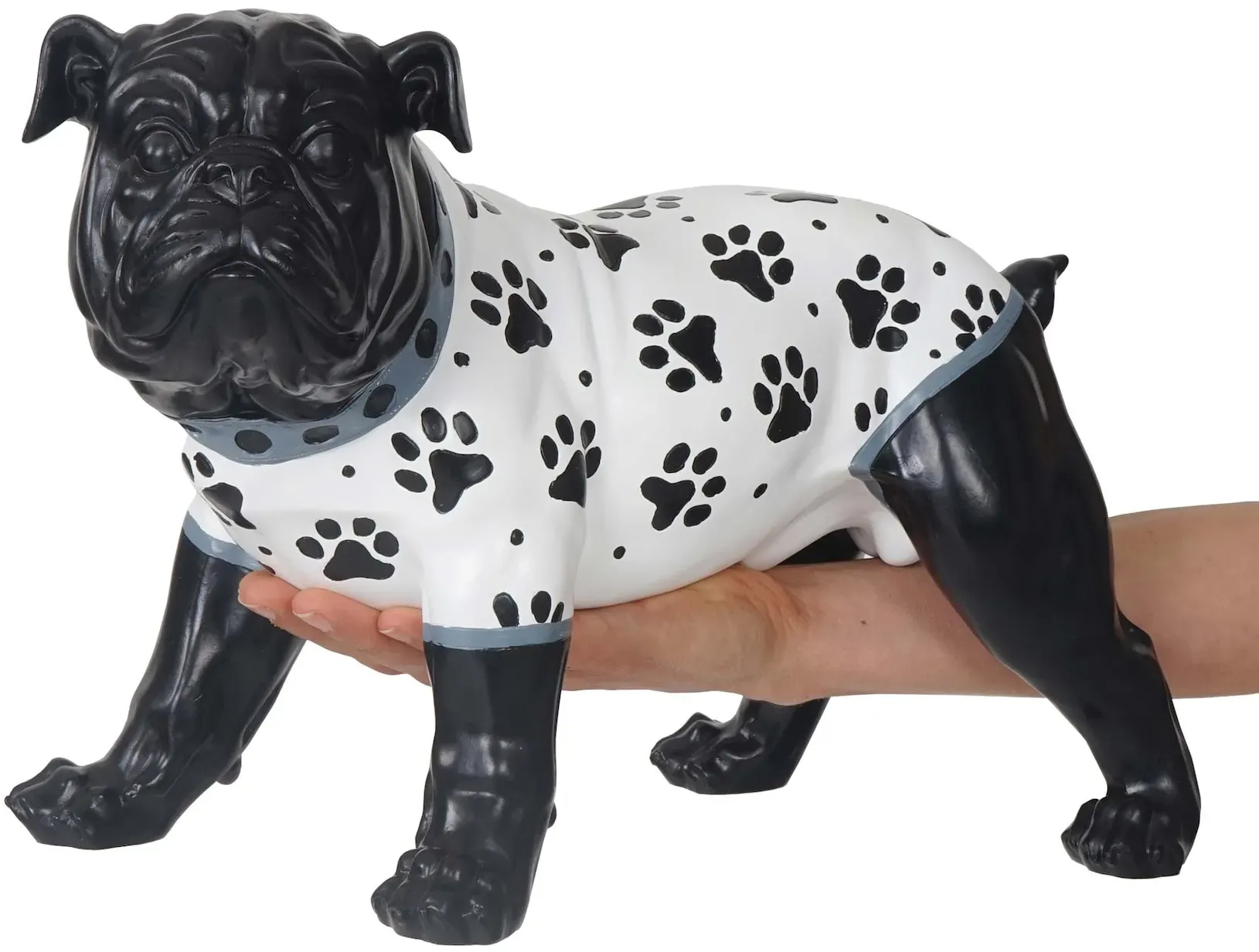 Deko Figur Hund 24cm, Polyresin Bulldogge Skulptur Hund, handbemalt mit Jäckchen